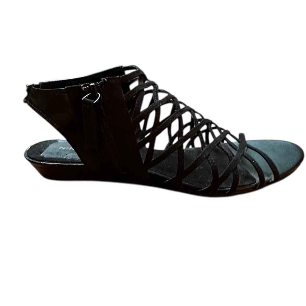 Nine West Black Gladiator Suede Sandals with Side Zipper Size 8.5